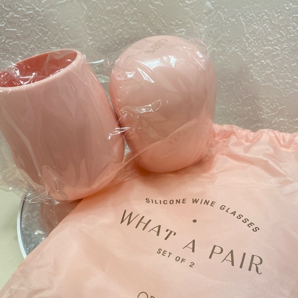 Odeme Pink Silicone Wine Glasses Pair - Picture 4 of 4